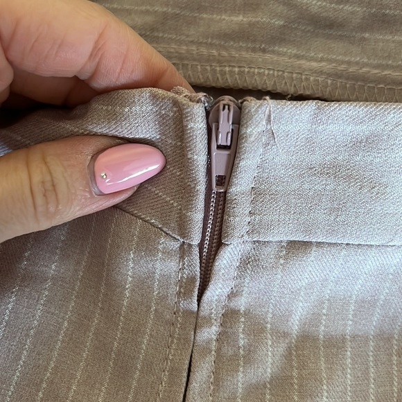 [Charlotte Russe] Halter Open Back Romper - Picture 6 of 7